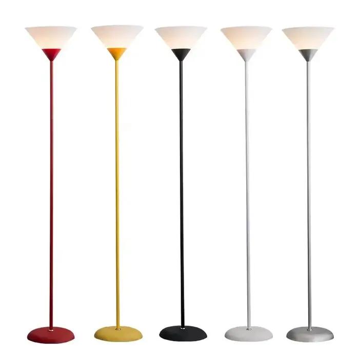 Lampadaire LED créatif, corps de lampe noir et blanc, adapté à l'éclairage intérieur, lampe décorati