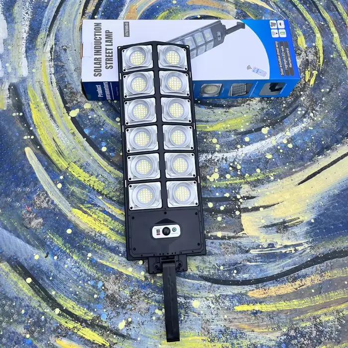 7700LM lumière LED solaire extérieure la plus puissante lampe solaire extérieure 720 LED 3Mode téléc