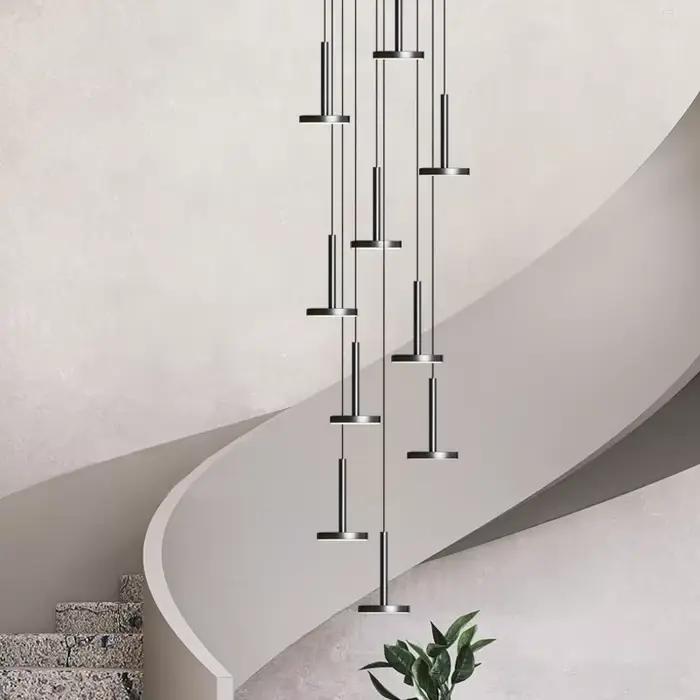 Les lustres modernes sont utilisés pour les lumières d'escalier de luxe Led