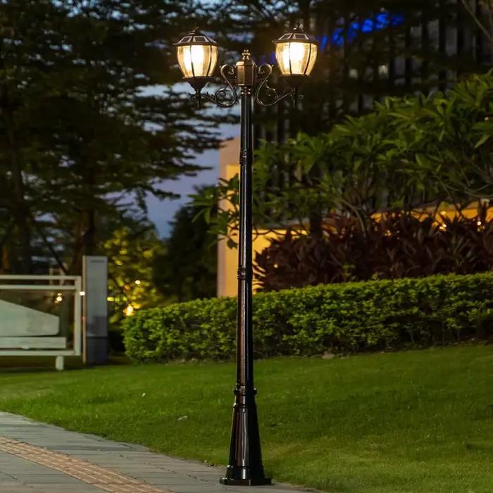 Lampe solaire LED à haut mât de style européen pour jardin, éclairage extérieur de rue et paysage, source de lumière décorative pour villa, alimentée par l'énergie solaire