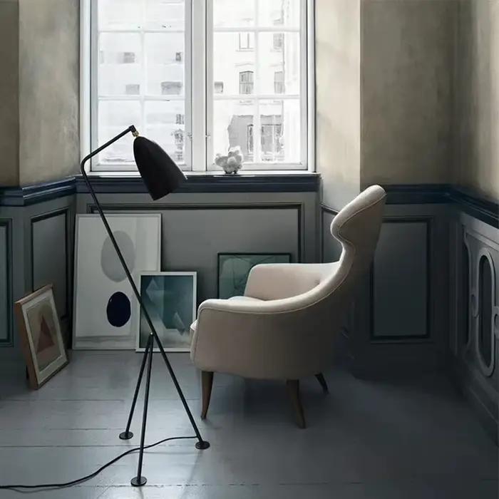 Danemark Designer Grasshopper noir blanc lampadaires pour salon Studio trépied Lambader lampe sur pied support lumière