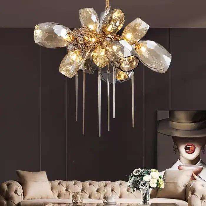 Lustre suspendu en cristal au design artistique, design italien moderne, idéal pour un salon