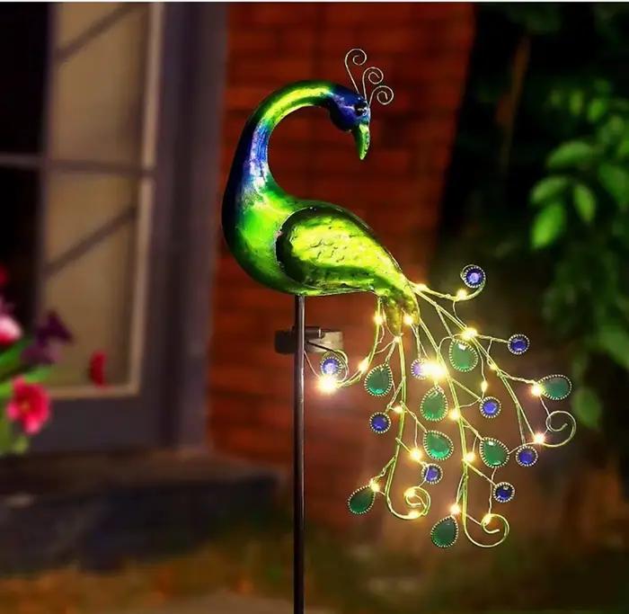 Lampe LED solaire d'extérieur en forme de paon, Statue de paon en métal pour chemin de paysage extér