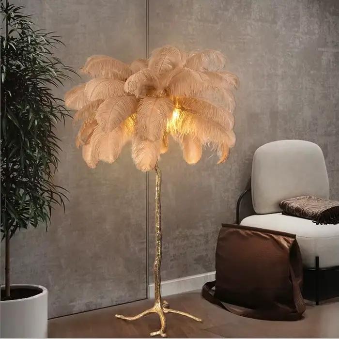 Lampadaire LED en plumes d'autruche design moderne pour salon chambre à coucher et coin canapé avec abat-jour en ostrich feathers occasion spéciale