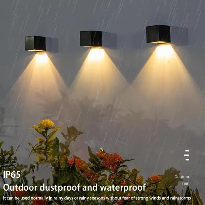 Lampe solaire extérieure carrée émettant bleu ou rose pour éclairer et décorer jardin clôture entrée occasions spéciales