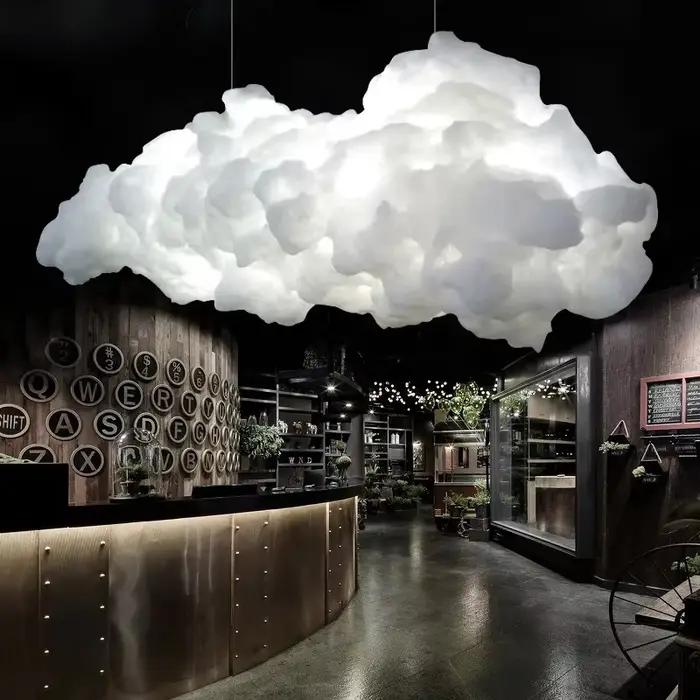 Plafonnier LED suspendu en forme de nuage flottant, design moderne, éclairage d'intérieur, luminaire décoratif de plafond, idéal pour un salon, une salle à manger, une cuisine, un bar ou un club