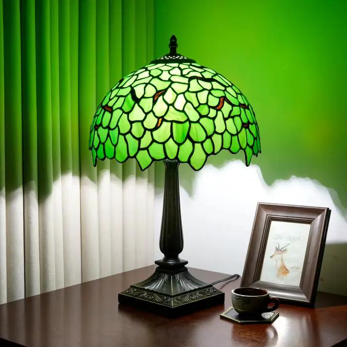 Lampe de table style Tiffany, lampe de bureau vintage en verre teinté, lumière de lecture de chevet vert glycine, décoration pour chambre, salon, maison, bureau