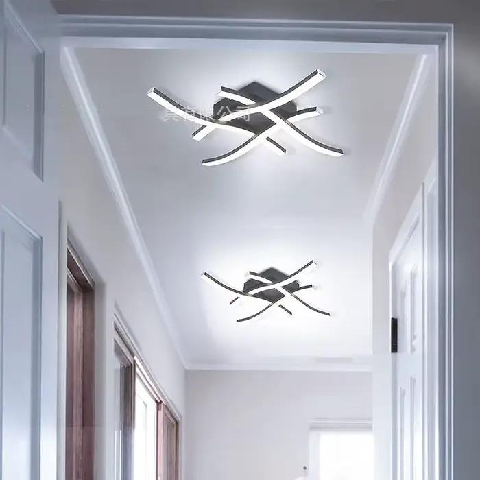 Plafonnier LED Incurvé au Design Moderne