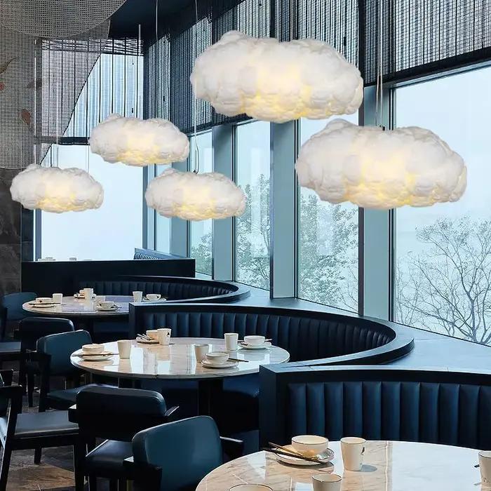 Plafonnier LED suspendu en forme de nuage flottant, design moderne, éclairage d'intérieur, luminaire décoratif de plafond, idéal pour un salon, une salle à manger, une cuisine, un bar ou un club