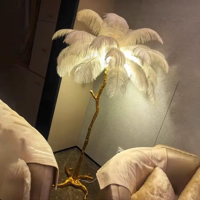 Lampadaire LED en plumes d'autruche design moderne pour salon chambre à coucher et coin canapé avec abat-jour en ostrich feathers occasion spéciale