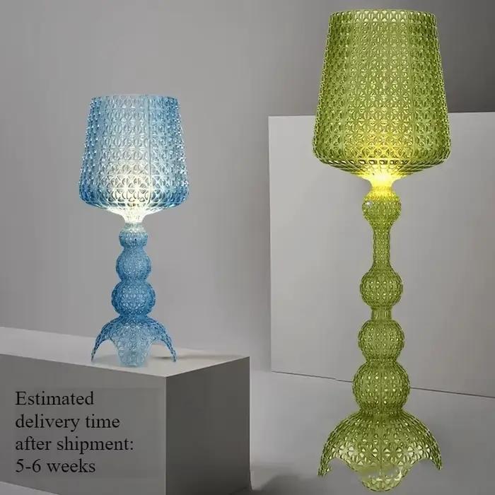 Lampadaire en acrylique creux de gobelet de designer italien