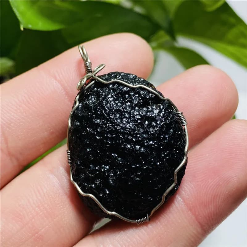 Spécimen minéral de météorite tchèque, moldavite de haute qualité, guérison spirituelle, pierre d'én