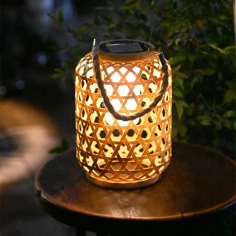 Lanterne Solaire LED Rétro en Bambou pour l'Extérieur, Luminaire Décoratif d'Extérieur, Idéal pour u